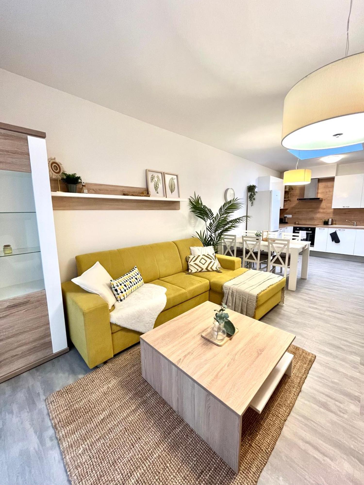 The Elite Suite Downtown 2- Bedroom Apt Ac & Garage Parking Bratysława Zewnętrze zdjęcie